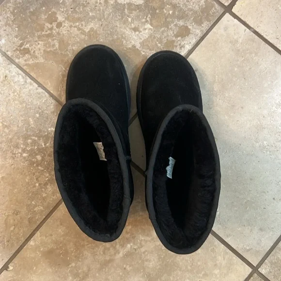 Kookaburra by UGG Black Short Women’s Boots - Picture 7 of 8